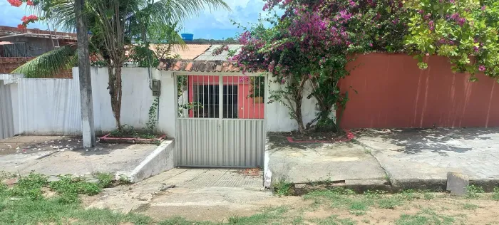 Aluga-se uma casa em enseadas dos corais cabo de santo agostinho