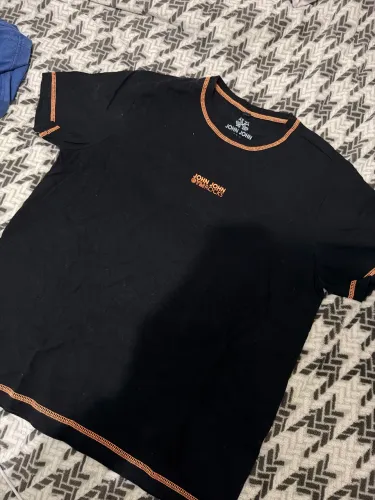 camiseta preta john john tam p