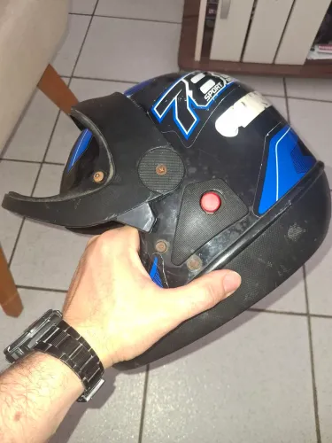 Capacete usado