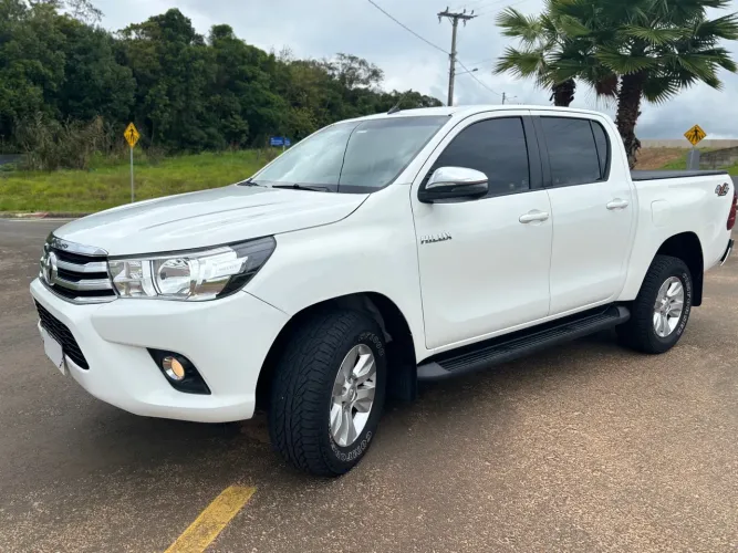 Toyota Hilux CD SRV 4X4 2.8 TDI Diesel Aut. 2018