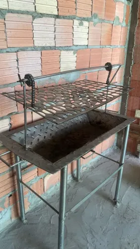 Churrasqueira com rodinhas inox