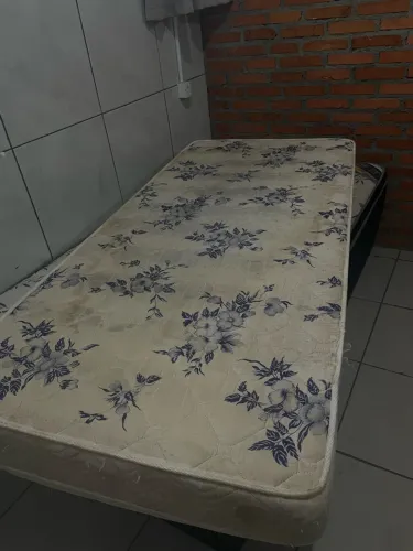 colchão solteiro usado
