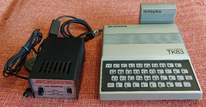 Computador Microdigital TK 83, Expansão 16KB, Fonte, Manual e Cabo RF - Não Funcional