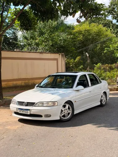 Chevrolet Vectra CD 2.2 16V / 2.0 16V Mec./aut. 2000