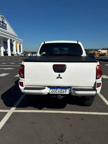 Mitsubishi L200 Triton HLS 2.4 Flex 16V CD Mec. 2015
