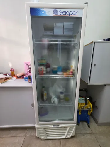 Expositor Refrigerado Vertical Gelopar GPTU-40