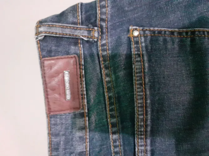 Vendo essa linda calça original.