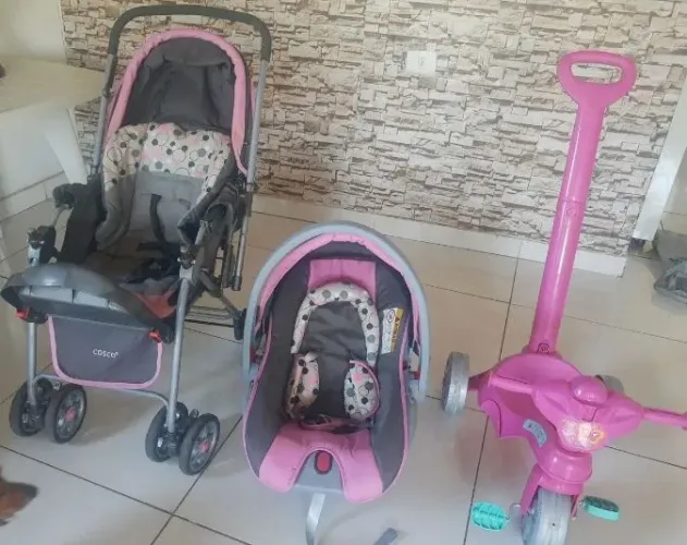Carrinho e bebê conforto COSCO + tricícilo + banheira