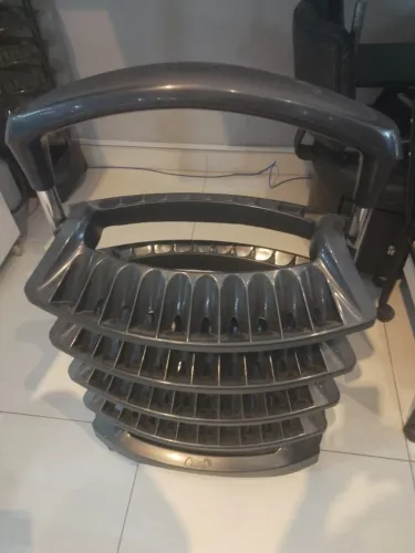 Expositor de esmaltes e cadeira ciranda 