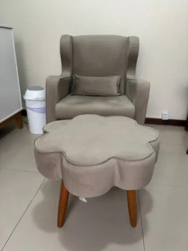 Poltrona Amamentação + Puff