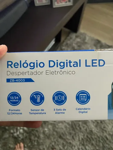 Relógio digital novo