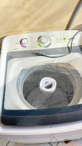 Máquina de lavar para fazer manutenção