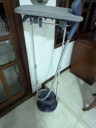 Vaporizador e Higienizador de Roupas Electrolux Expert EGS20