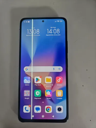 Venda-se este telefone resmi note 10 pro tem essa linha e atrais está um pouco trincado 