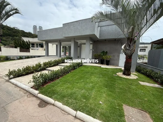 Condomínio Bella Vista Residence Club - Casa finamente mobiliada á venda com 4 suítes, 2 v