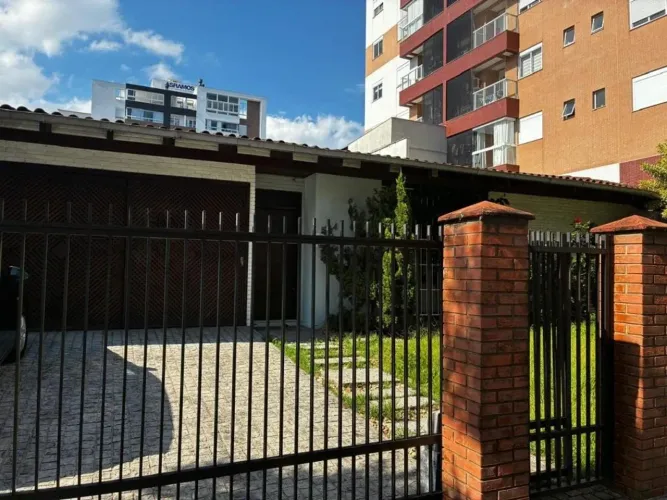 CASA PLANA no AMÉRICA com 2 quartos para VENDA, 243 m²