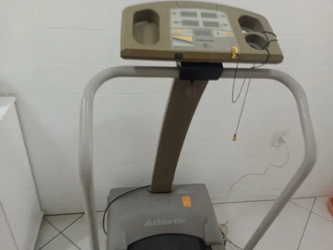 Esteira Athletic funcionando 