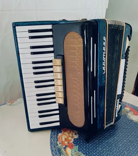 Acordeon sanfona Veronese 80 baixos