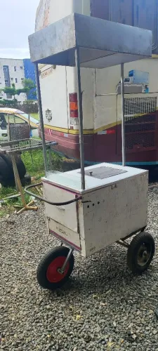 Carrinho de açaí salada de frutas