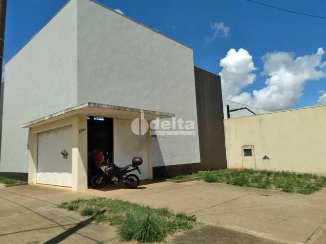 Galpão disponível para locação no bairro Alto Umuarama em Uberlândia-MG
