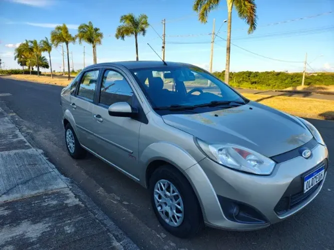 Ford Fiesta Sed. 1.6 8V Flex 4P 2013