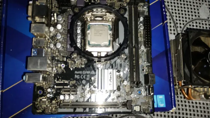 Processador 10100f intel + placa mãe asrock h510