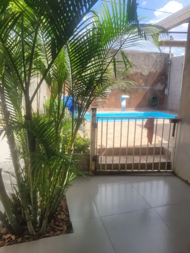 Casa sozinha no lote