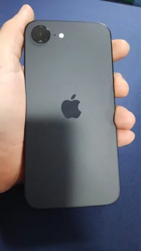 iPhone 16e