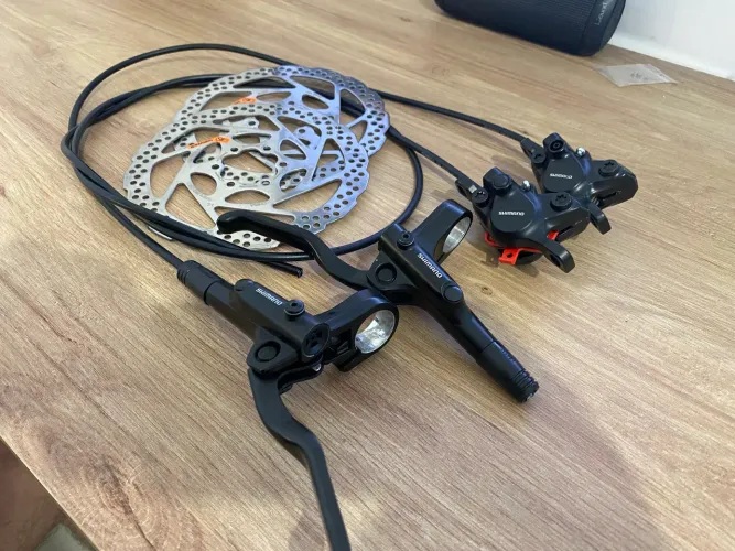 Freio Shimano MT200 + par Discos Shimano RT56-S