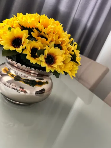 Arranjo de mesa espelhado (flores amarelas)