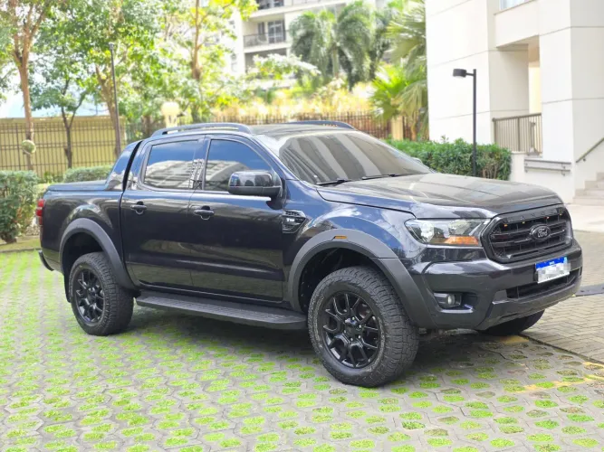Ford Ranger Black 2.2 4X2 CD Diesel AUT 2022