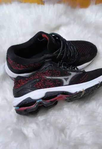 Tênis Mizuno num.40