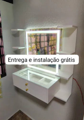 Camarim, penteadeira suspensa, gavetas para maquiagem