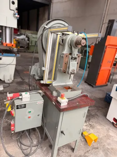 Prensa Excêntrica 8T