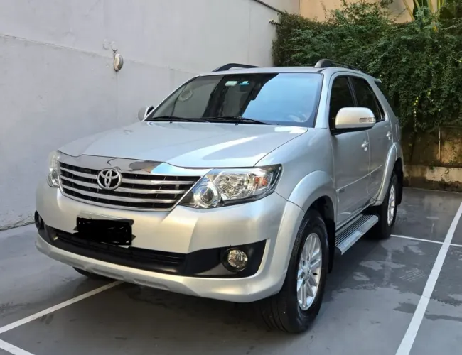 Toyota Hilux SW4 SR 4X2 2.7/ 2.7 Flex 16V Aut. 2015