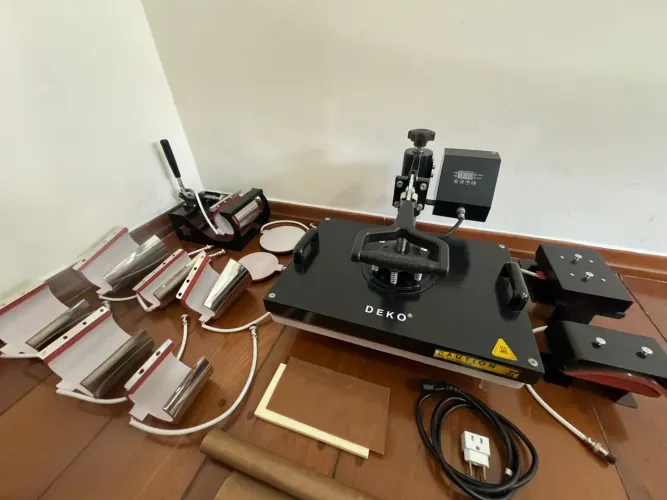 Prensa Térmica Sublimática 12 em 1 Deko - 110V - Excelente Estado!