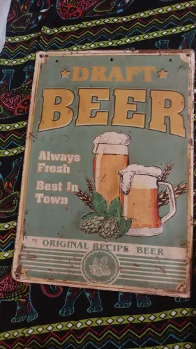 2 placas metalicas decorativas. Ilustração cerveja