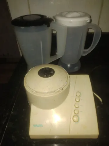 Motor de liquidificador funcionando sem o copo