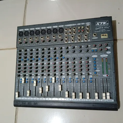 Mesa de som 16 canais