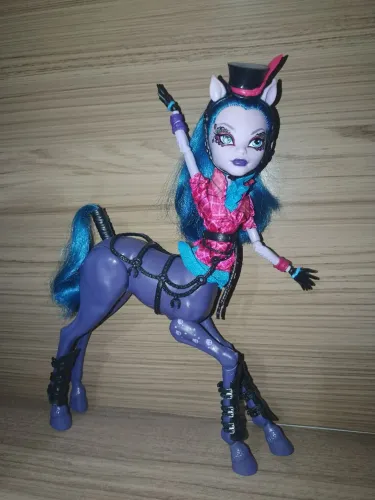 Avea Trotter Monster High Boneca 