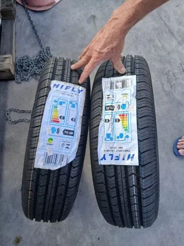 Pneus automotivo