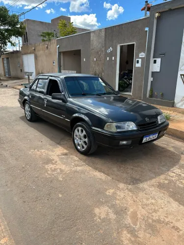 Chevrolet Monza GL 1.8 Efi/ SL/ L/ 650/barc. 2e4p (álcool) 1994