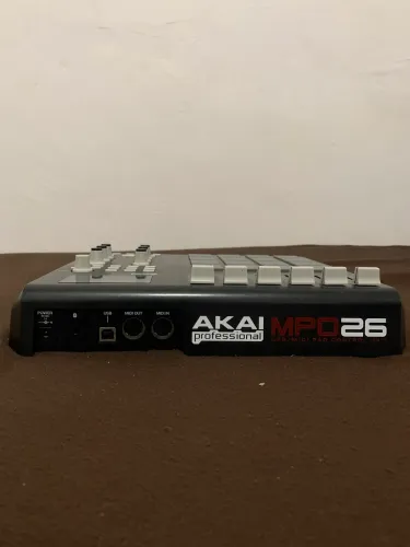 Akai MPD 26