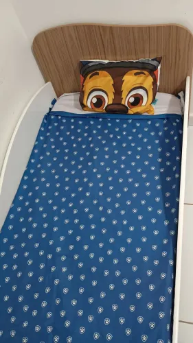 Cama infantil com colchão