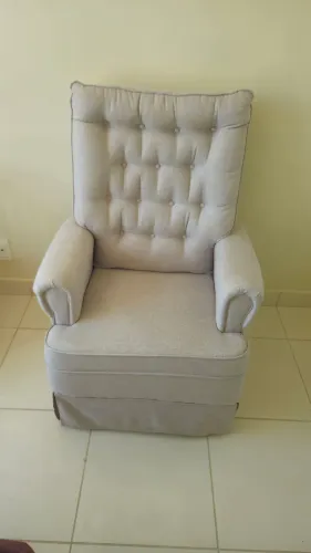 Poltrona de Amamentação com Balanço - Conforto e Suavidade