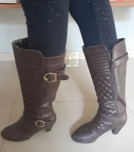 Bota feminina tamanho 34