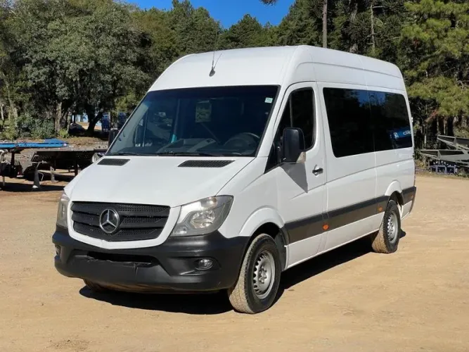 MB SPRINTER 415 ANO 2019 TETO ALTO COM 433 MIL KM - 16 LUGARES - REPASSE