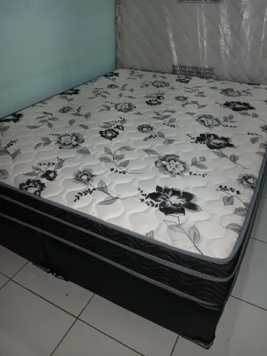 Cama + colchão Queen Ortobom R$ 1500