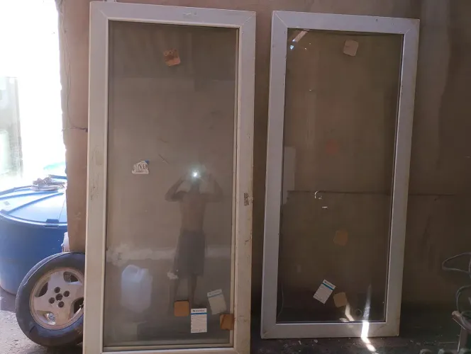 Vendo 4 folhas de porta de vidro