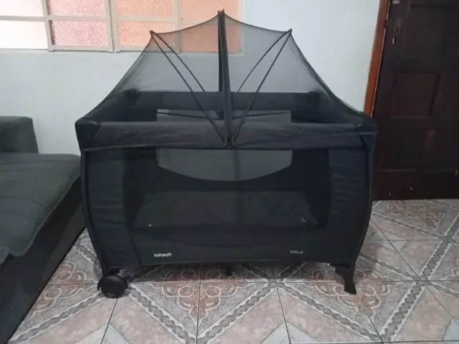 Chiqueiro Berço Portátil 2 alturas com trocador e mosquiteiro e mala pra carregar impecáve